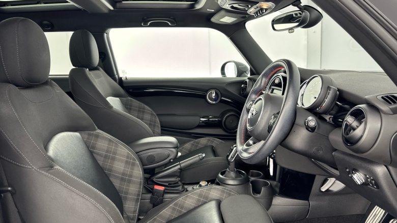 MINI Hatchback 1.5 Cooper Sport II 3dr Auto Petrol Hatchback